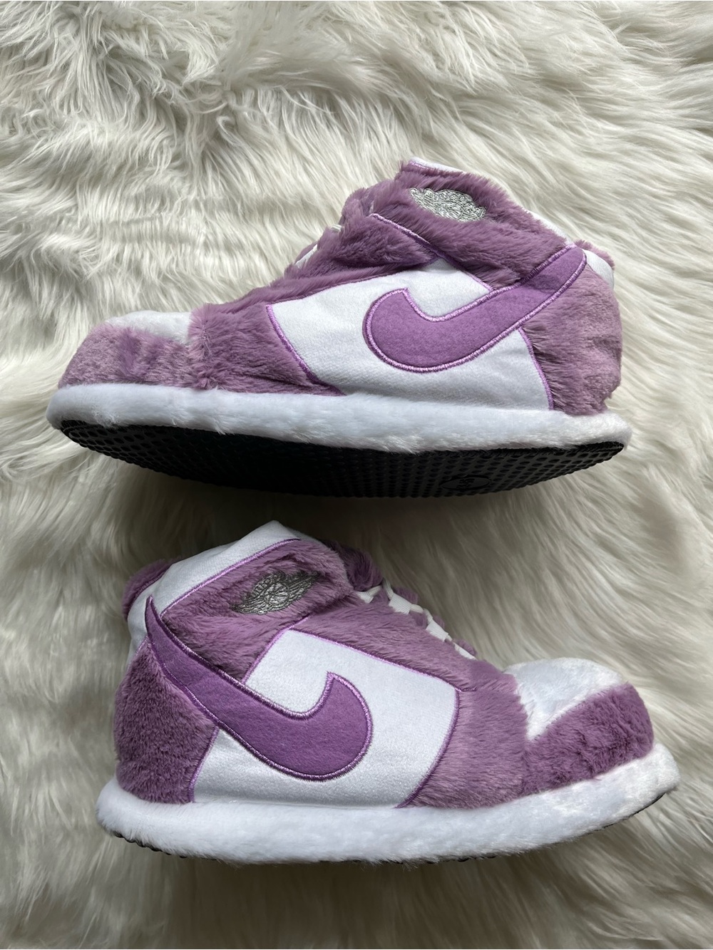Air Jordan 1 slippers NWOT Purple White
